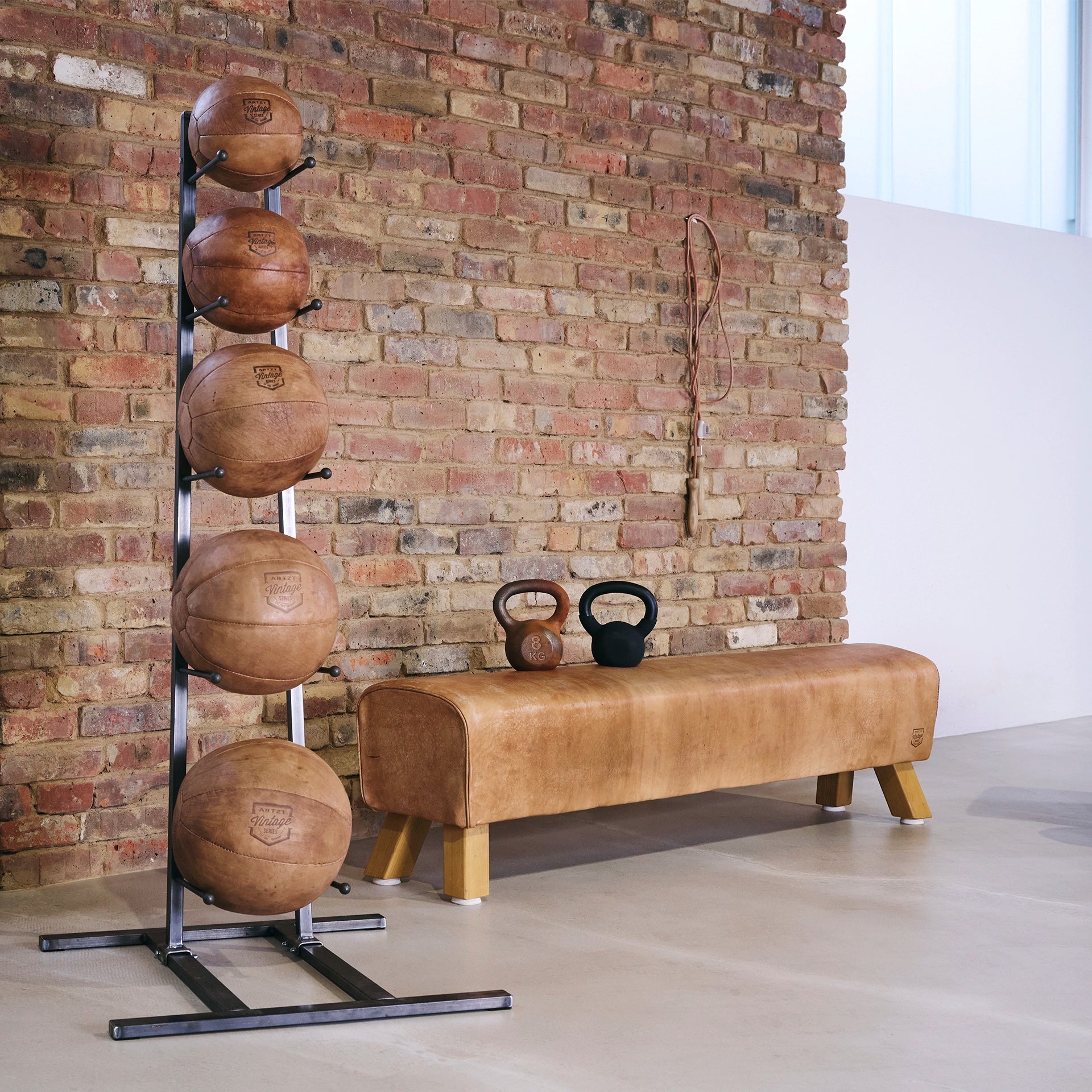 Medizinball | ARTZT vintage | Medizinballständer